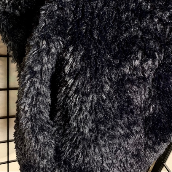 Calvin Klein faux fur vest-open front-side pockets - Picture 6 of 8